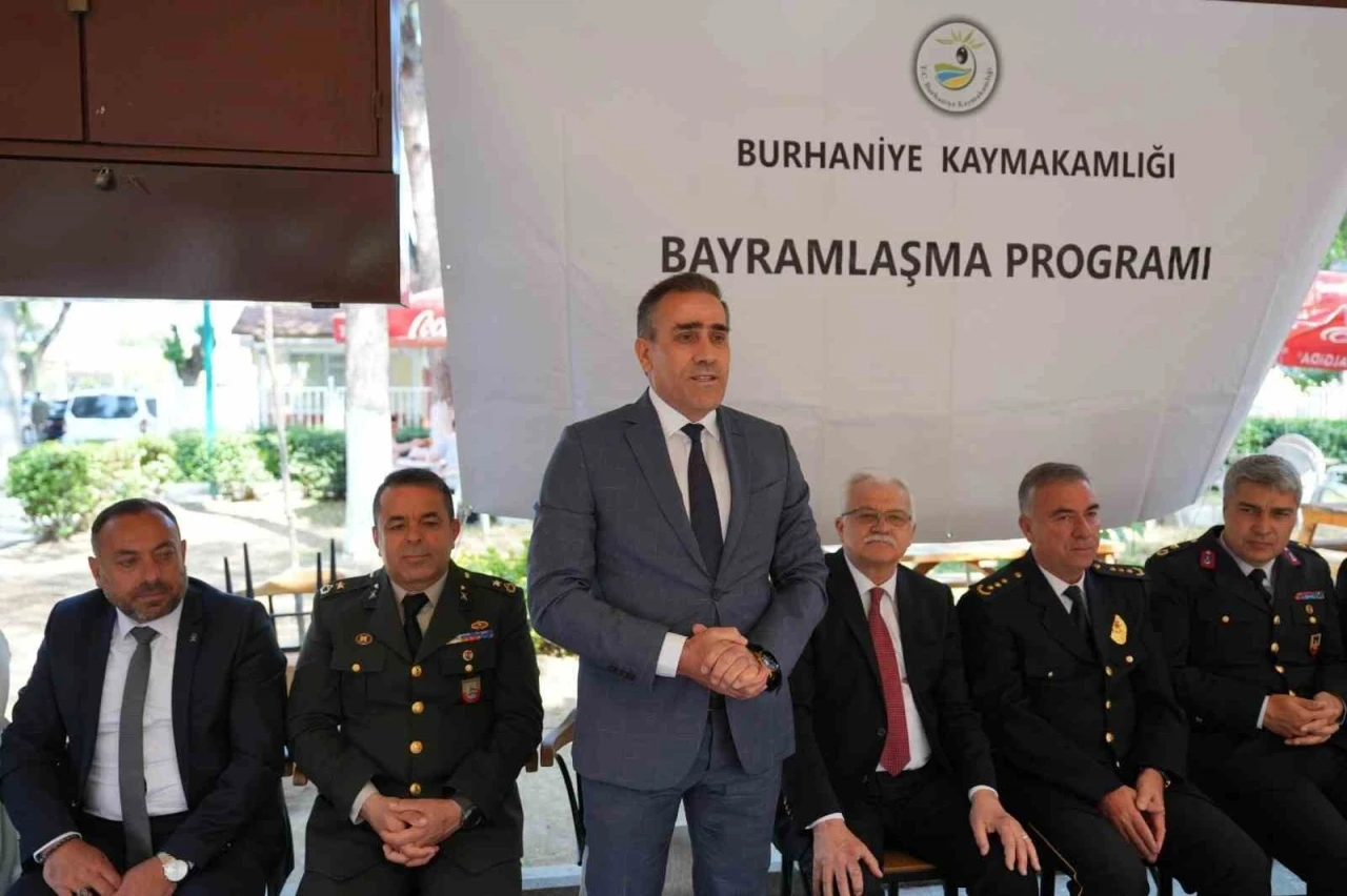 Burhaniye’de bayramlaşma töreni yapıldı
