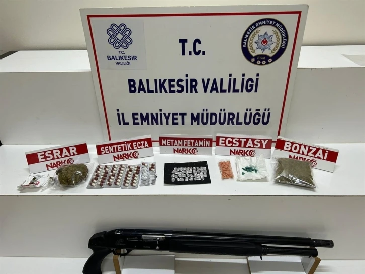 Burhaniye&rsquo;de torbacılara operasyon
