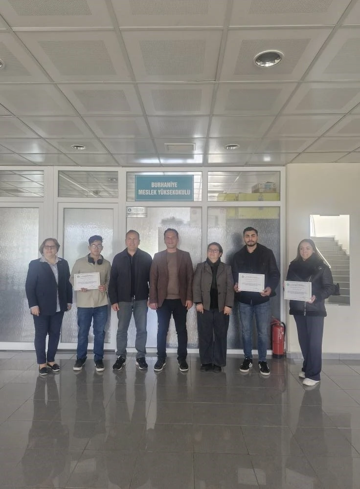 Burhaniye MYO’da başarılı öğrenciler ödüllendirildi

