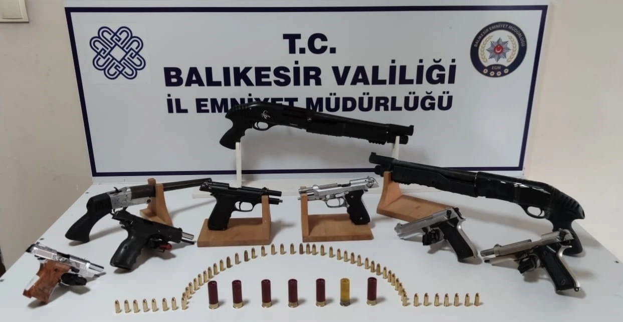 Burhaniye polisi suçlulara göz açtırmıyor
