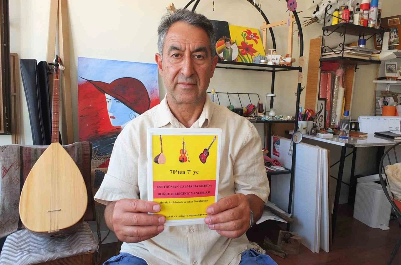 Burhaniyeli eğitmen 70&rsquo;den 7&rsquo;ye kitap yazdı

