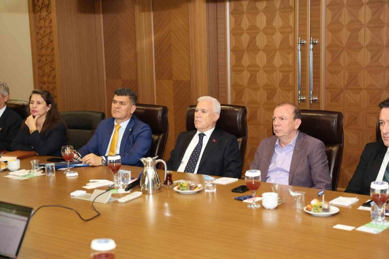 Bursa Büyükşehir Belediye Başkanı Bozbey: &quot;Su tüketen sanayi tartışılmalı&quot;
