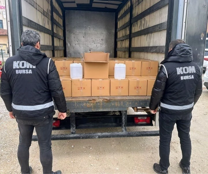 Bursa&rsquo;da 1000 litre sahte alkol ele ge&ccedil;irildi

