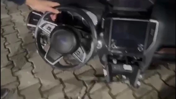 Bursa&rsquo;da 12 milyonluk g&uuml;mr&uuml;k ka&ccedil;ağı otomobil par&ccedil;aları ele ge&ccedil;irildi
