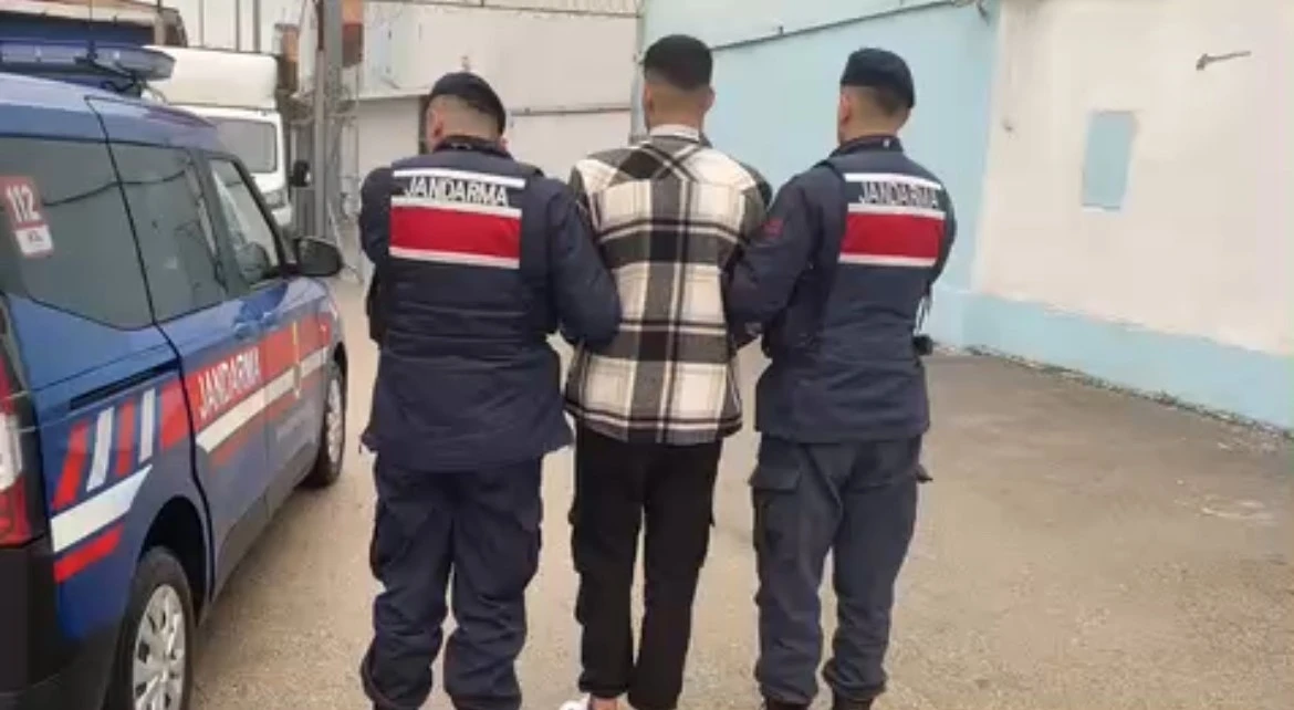 Bursa&rsquo;da 17 yıl 29 ay hapis cezası bulunan firari yakalandı
