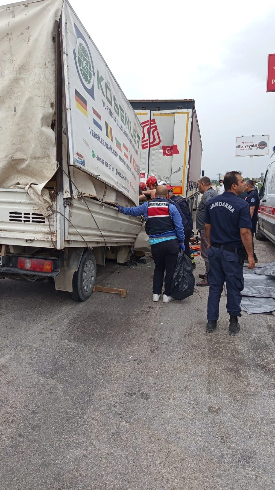 Bursa’da 2 kişinin hayatını kaybettiği kaza kamerada
