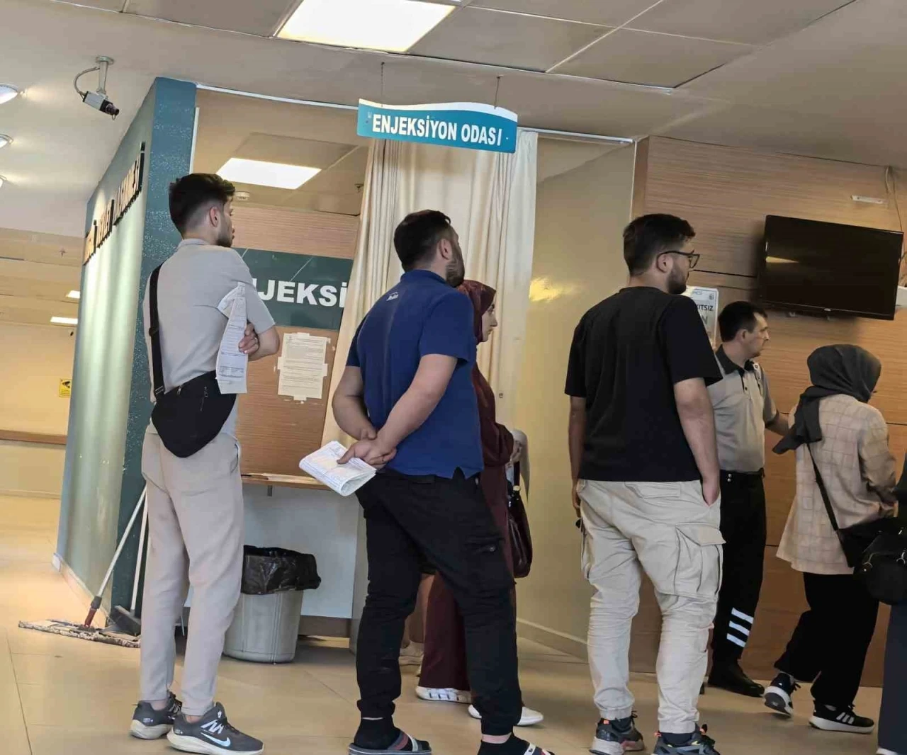 Bursa’da 30 işçi gıda zehirlenmesi şüphesiyle hastanelik oldu
