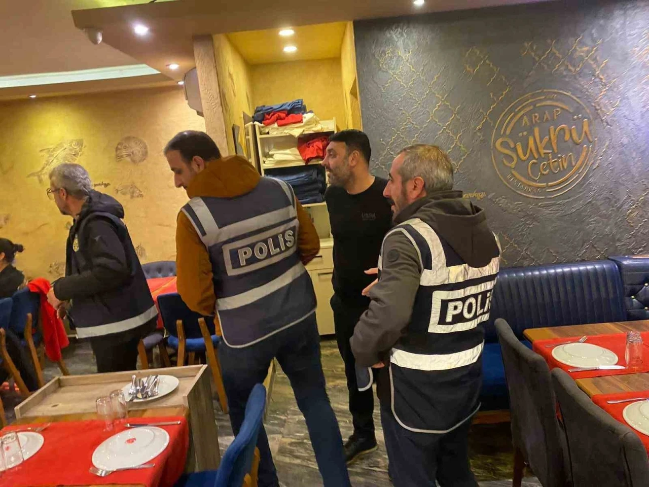 Bursa&rsquo;da asayiş uygulaması: Aranan şahıslar yakalandı, uyuşturucu madde ele ge&ccedil;irildi
