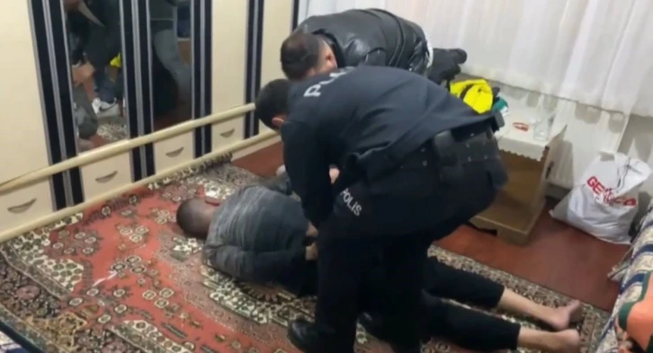 Bursa&rsquo;da bin polisle şafak operasyonu...128 kişi yakalandı
