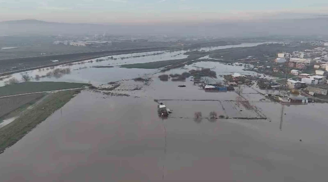 Bursa&rsquo;da binlerce hektar ekili alan sular altında
