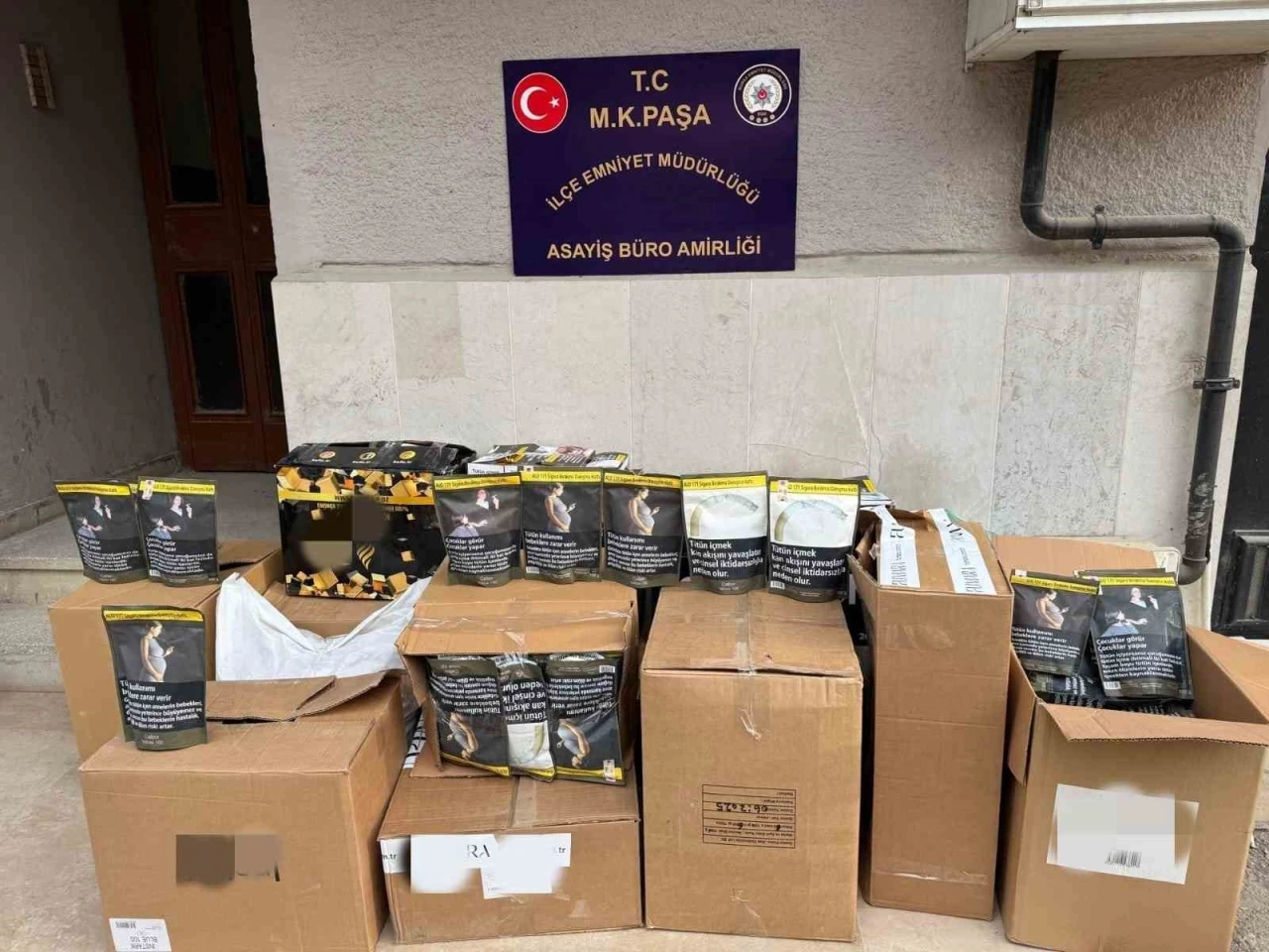 Bursa’da binlerce makaron ve bandrolsüz ürün ele geçirildi