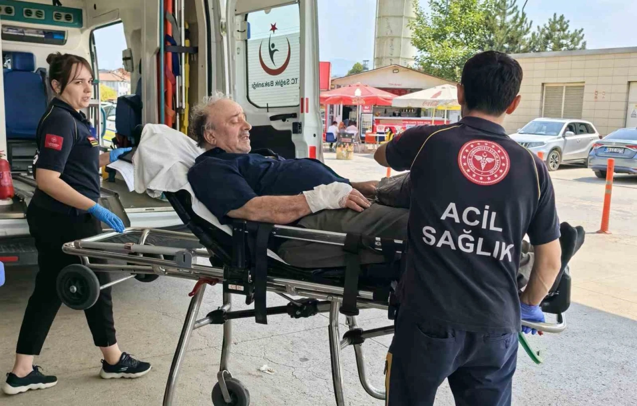Bursa’da bir işçi elini motorlu testereye kaptırdı
