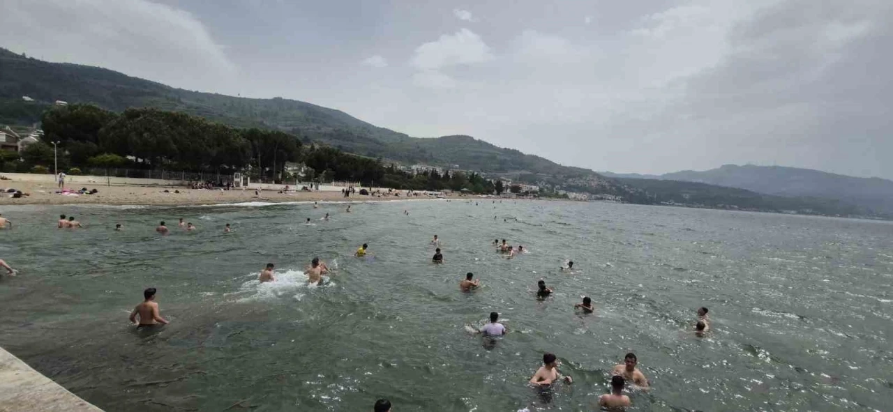Bursa’da deniz sezonu erken açıldı
