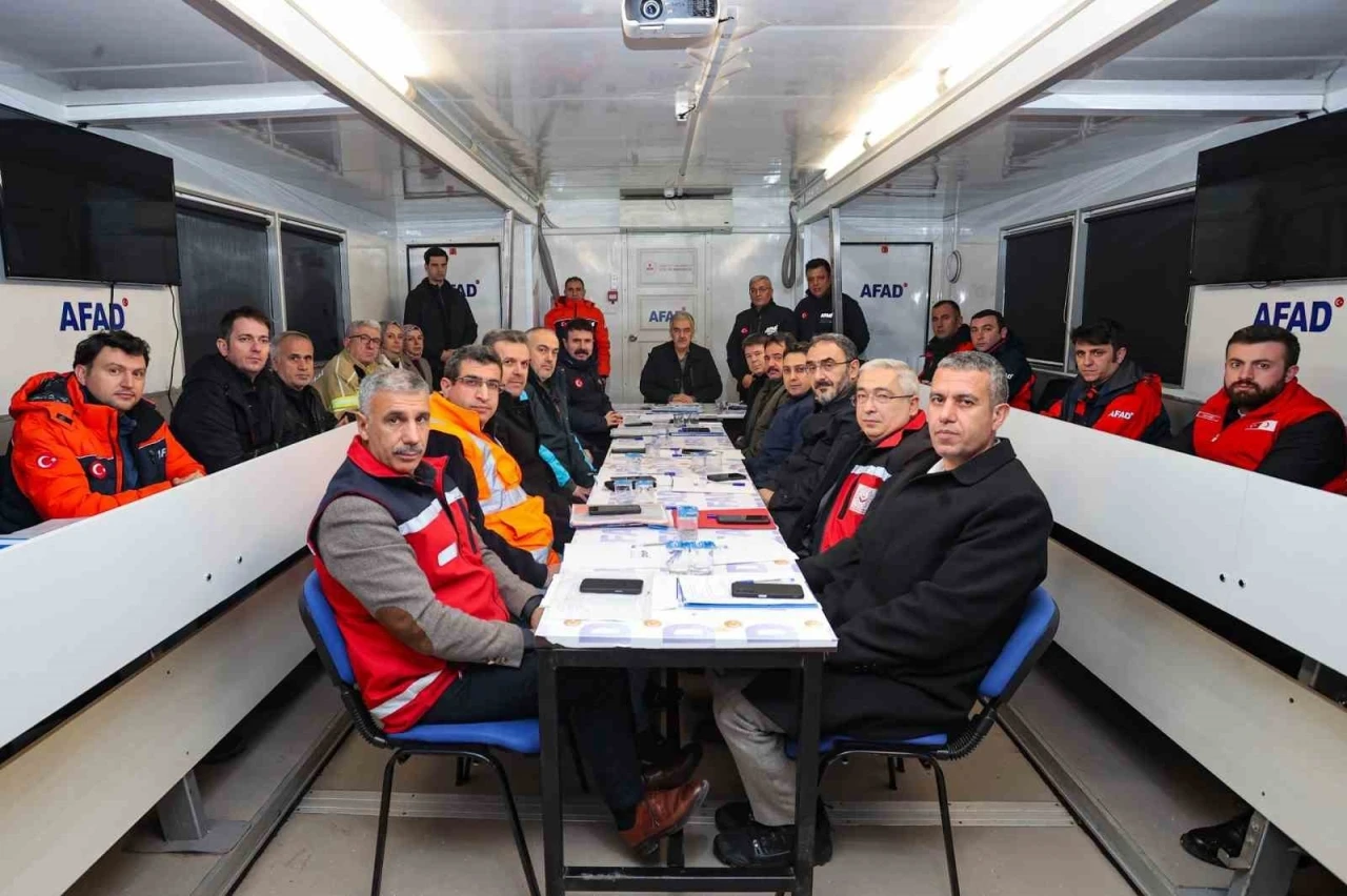 Bursa&rsquo;da deprem tatbikatı ger&ccedil;eğini aratmadı
