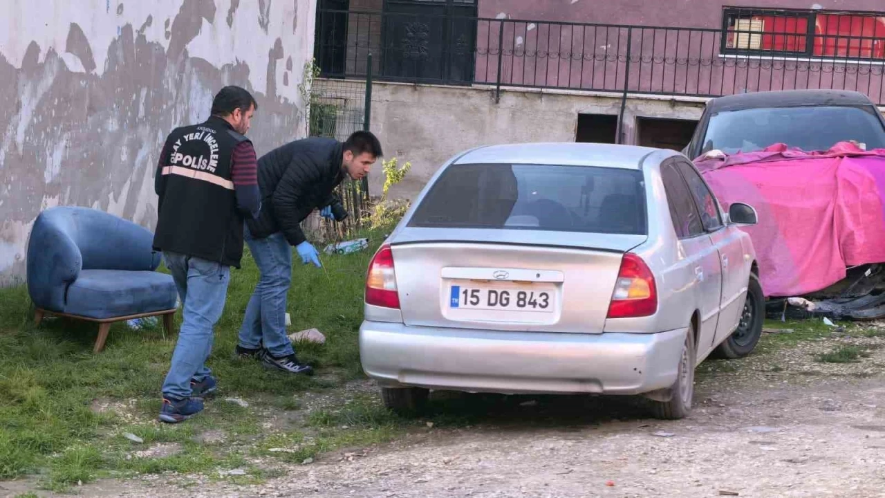 Bursa&rsquo;da emanet ettiği aracı, kurşunlandığını g&ouml;r&uuml;nce şok ge&ccedil;irdi
