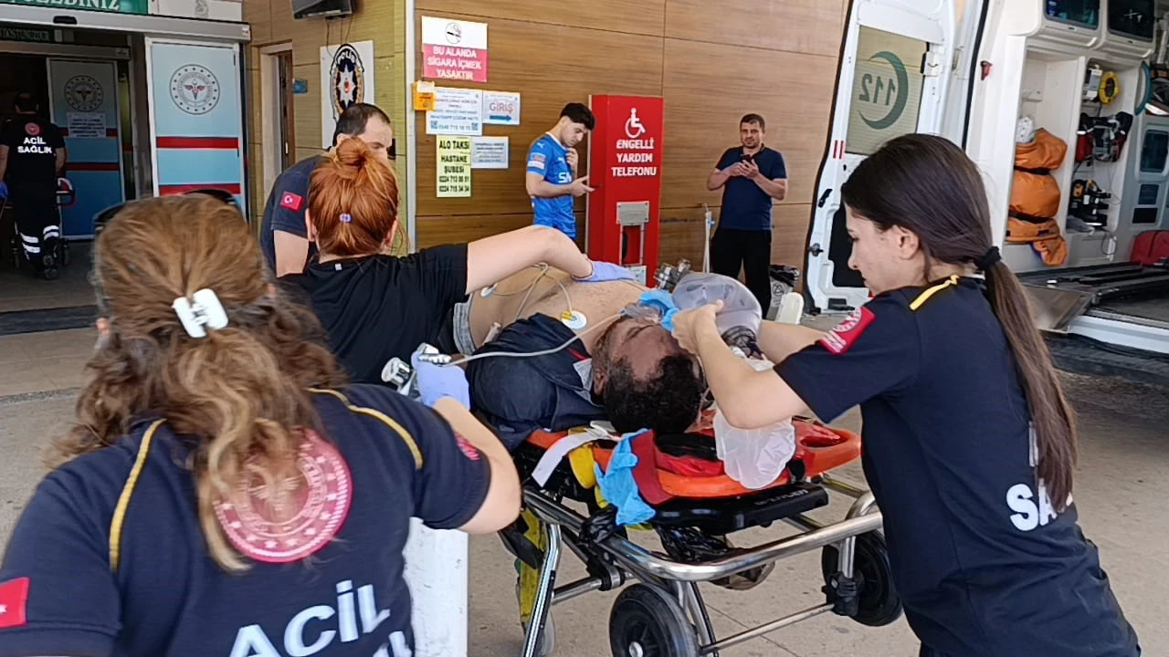 Bursa’da fabrika çatısından düşen usta ağır yaralandı
