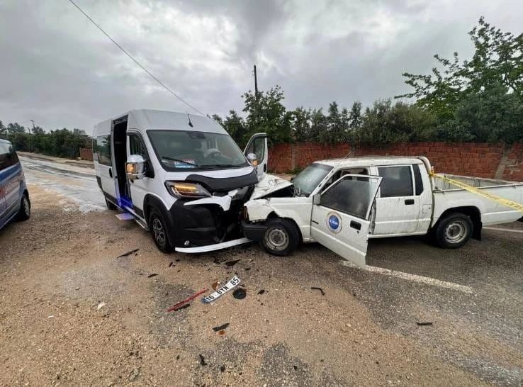 Bursa’da feci kaza: 1 ölü 2 yaralı
