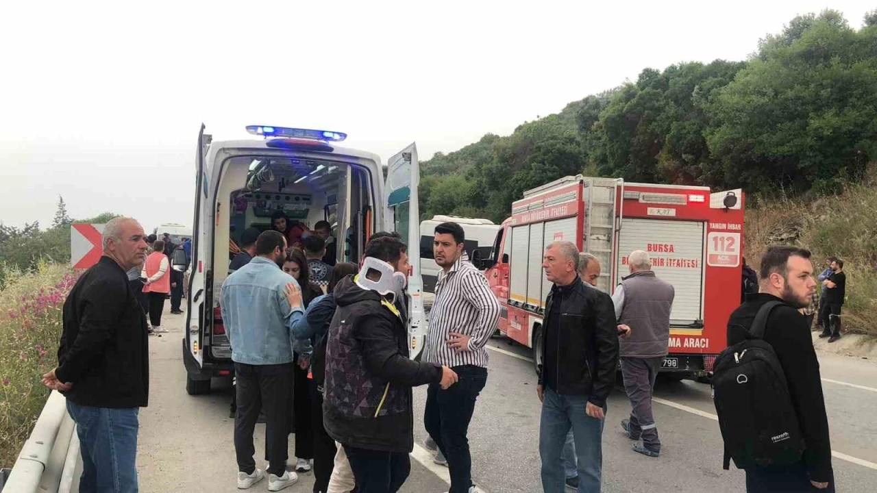 Bursa’da feci kaza: Kazayı bırakıp birbirlerine girdiler
