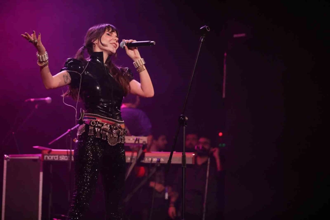 Bursa&rsquo;da Gaye Su Akyol ile m&uuml;zik dolu gece
