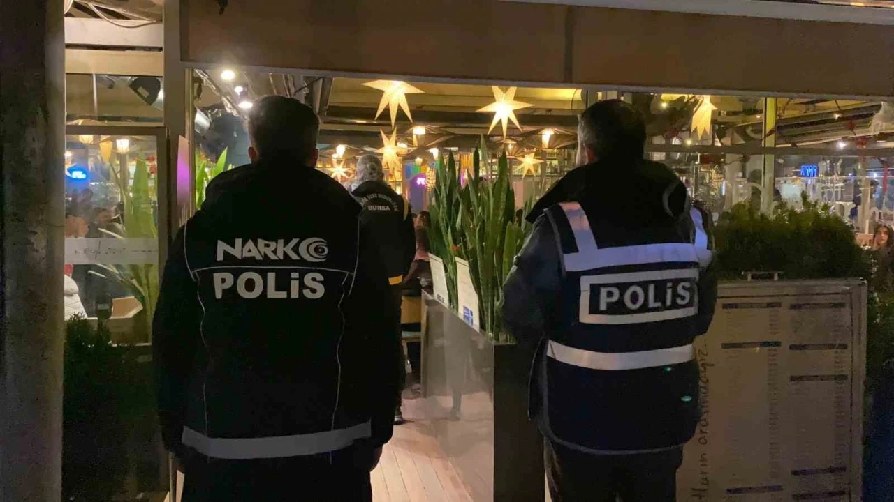 Bursa&rsquo;da gece boyunca s&uuml;ren asayiş uygulaması: 3 il&ccedil;ede aranan şahıslar yakalandı
