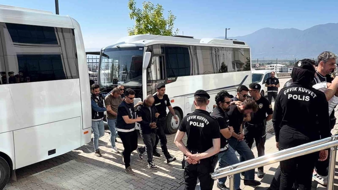 Bursa&rsquo;da hava destekli uyuşturucu operasyonu: 17 tutuklama
