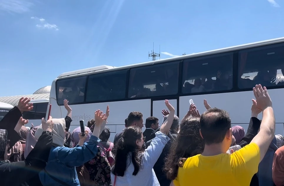 Bursa’da ilk hac kafilesi dualarla yola çıktı

