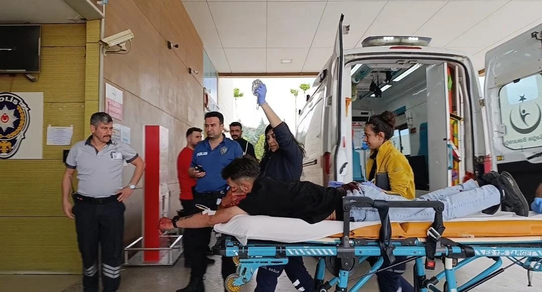 Bursa’da kız meselesinden çıkan kavgada 1 kişi yaralandı
