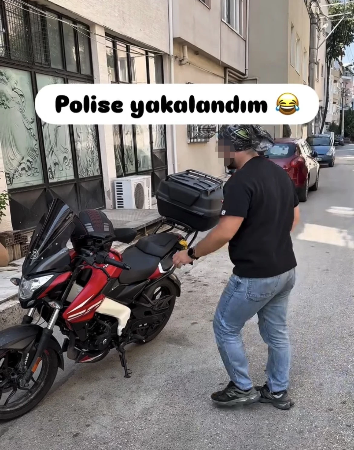 Bursa’da kurgu video çeken 2 şahıs polis kıyafeti giyince gözaltına alındı
