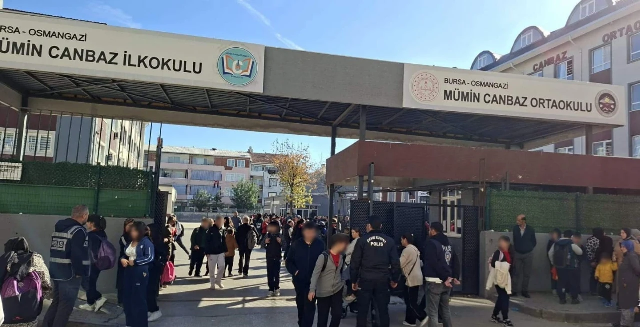 Bursa’da okul çevrelerinde çocuk ve gençlerin korunmasına yönelik denetim yapıldı
