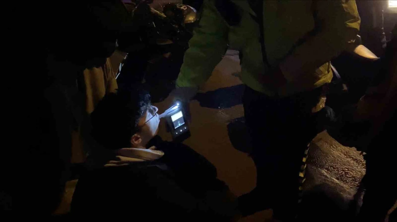 Bursa&rsquo;da otomobil ile motosiklet &ccedil;arpıştı: 2 yaralı
