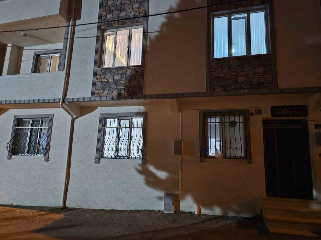 Bursa&rsquo;da saldırıya uğrayan gen&ccedil; kadın evine 100 metre kala ka&ccedil;ırıldı

