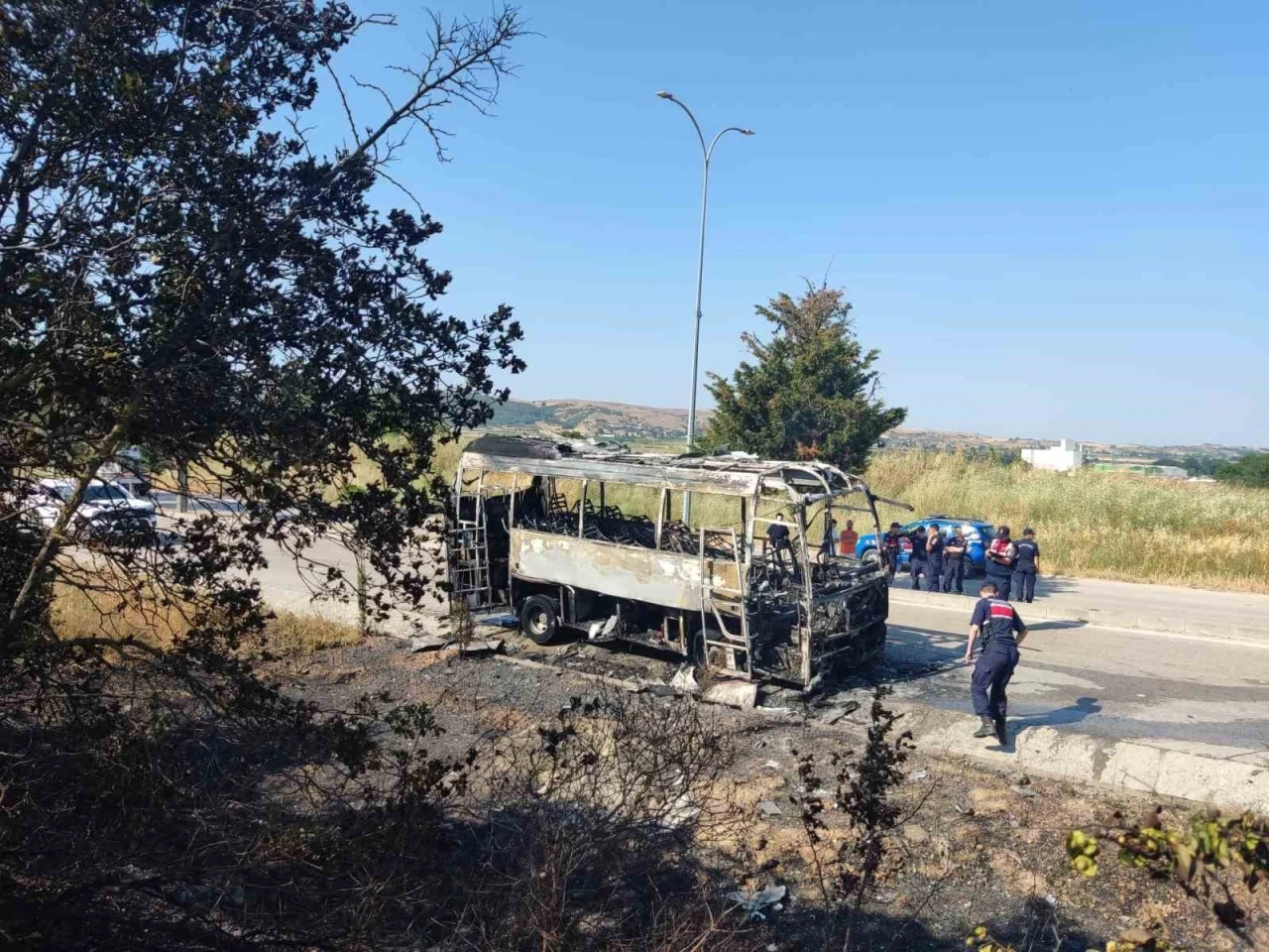 Bursa&rsquo;da servis otob&uuml;s&uuml; alevlere teslim oldu
