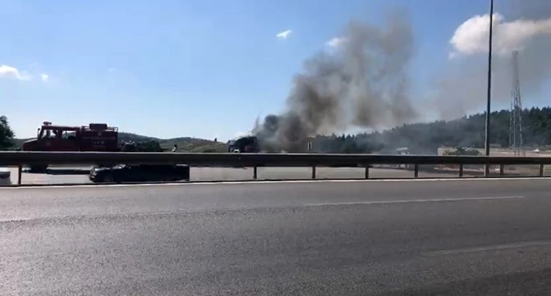 Bursa&rsquo;da seyir halindeki tır alev topuna d&ouml;nd&uuml;
