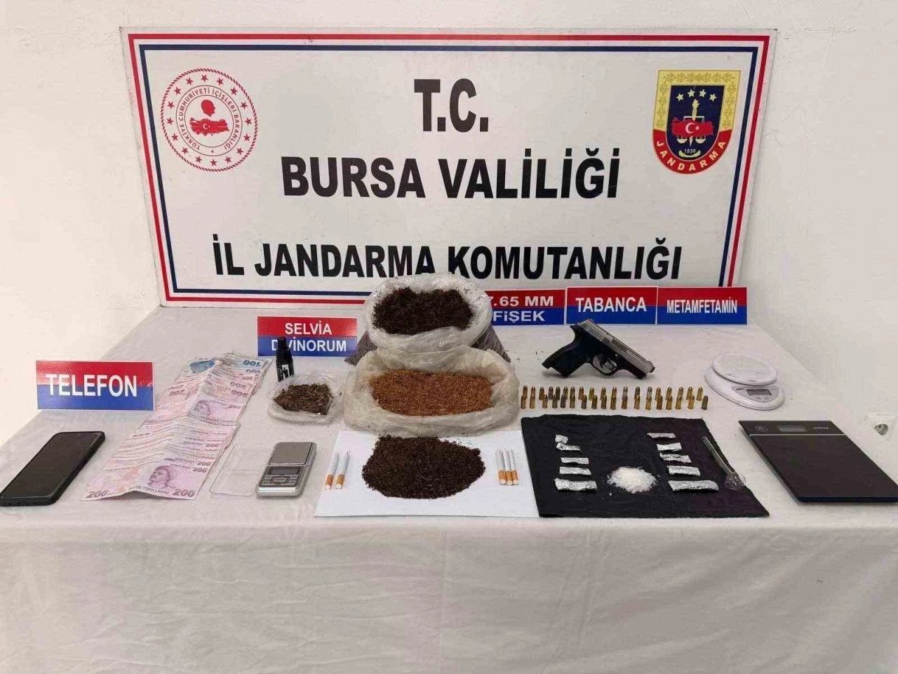 Bursa&rsquo;da uyuşturucu operasyonu: &Ccedil;ok miktarda madde ele ge&ccedil;irildi
