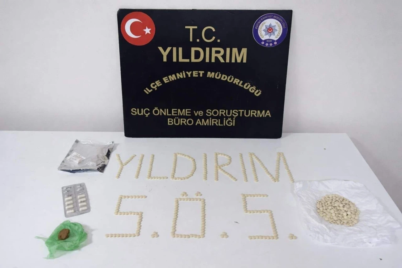 Bursa&rsquo;da zehir tacirleri b&ouml;yle yakalandı. Zulalanan uyuşturucuları polis tek tek buldu
