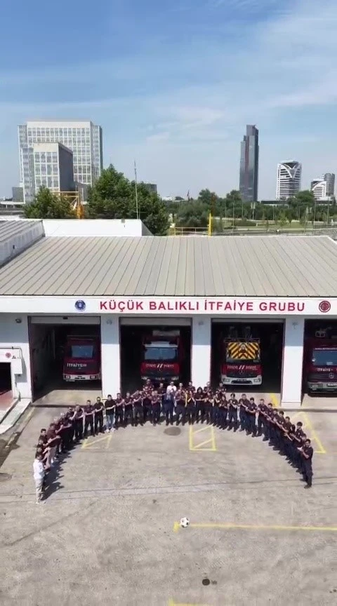 Bursa itfaiyesi&rsquo;nden milli takımımıza anlamlı destek
