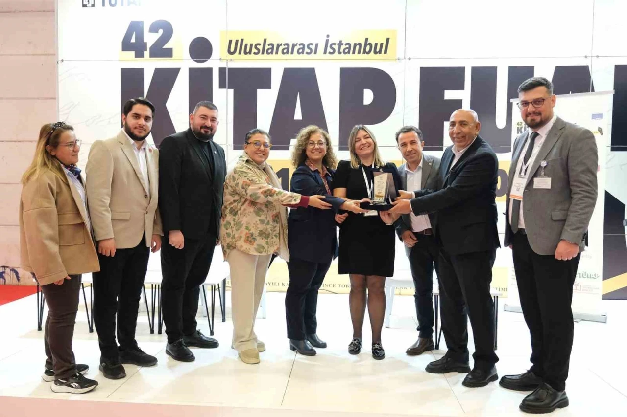 B&uuml;y&uuml;k&ccedil;ekmece Belediyesi, T&Uuml;YAP Kitap Fuarı&rsquo;nda edebiyatseverleri yazarlarla bir araya getirdi
