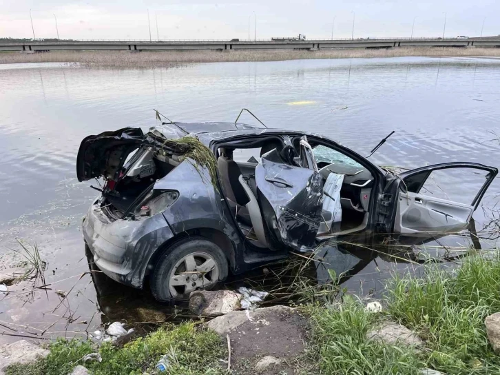 Büyükçekmece’de otomobil göle uçtu, sürücü hayatını kaybetti

