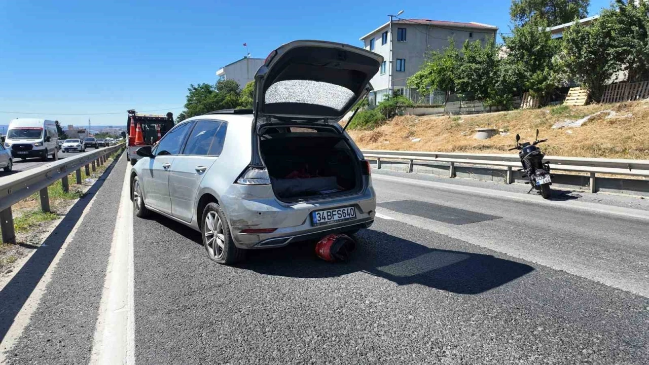 B&uuml;y&uuml;k&ccedil;ekmece&rsquo;de otomobile arkadan &ccedil;arpan gen&ccedil; motosiklet s&uuml;r&uuml;c&uuml;s&uuml; hayatını kaybetti
