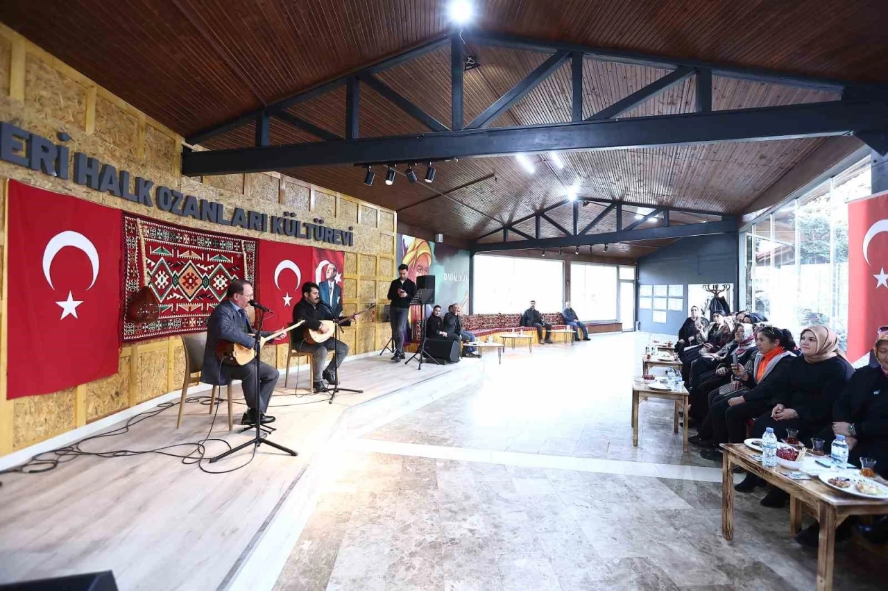 Büyükşehir, 33 kadın muhtarı anlamlı günde bir araya geldi
