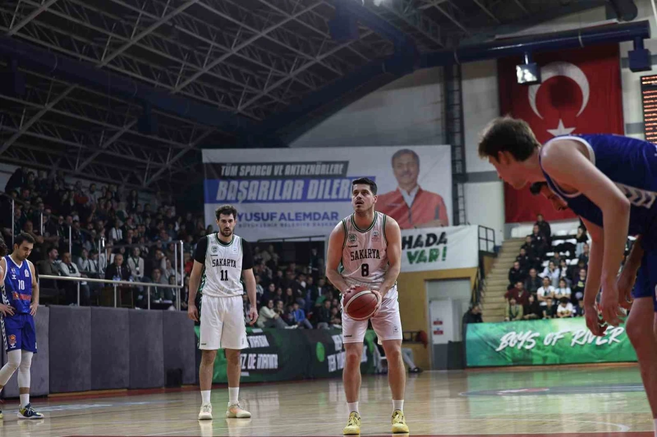 B&uuml;y&uuml;kşehir Basketbol parkeye &ccedil;ıkıyor: Hedef 11&rsquo;de 11

