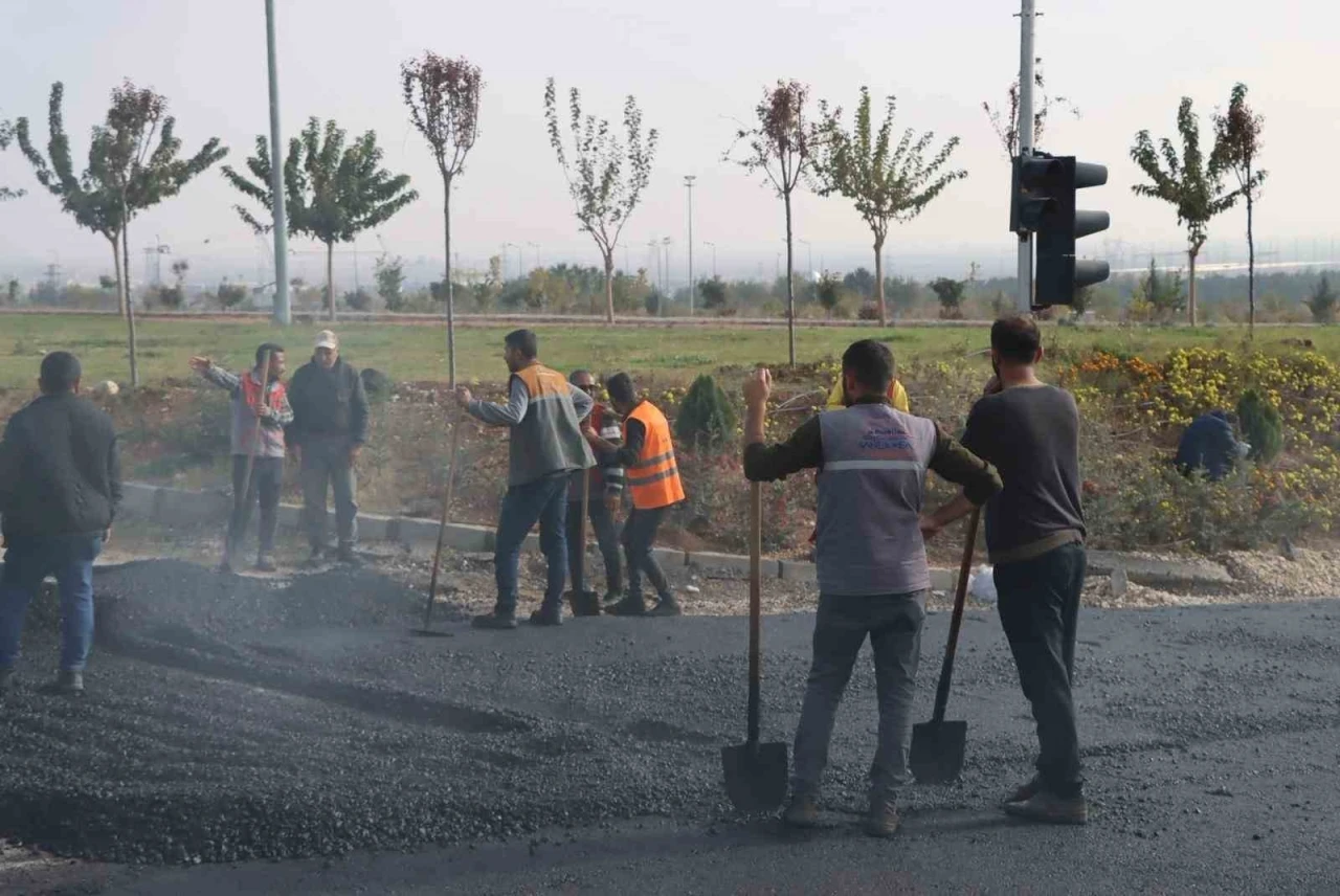 Büyükşehir Belediyesi’nden kent genelinde asfalt çalışması
