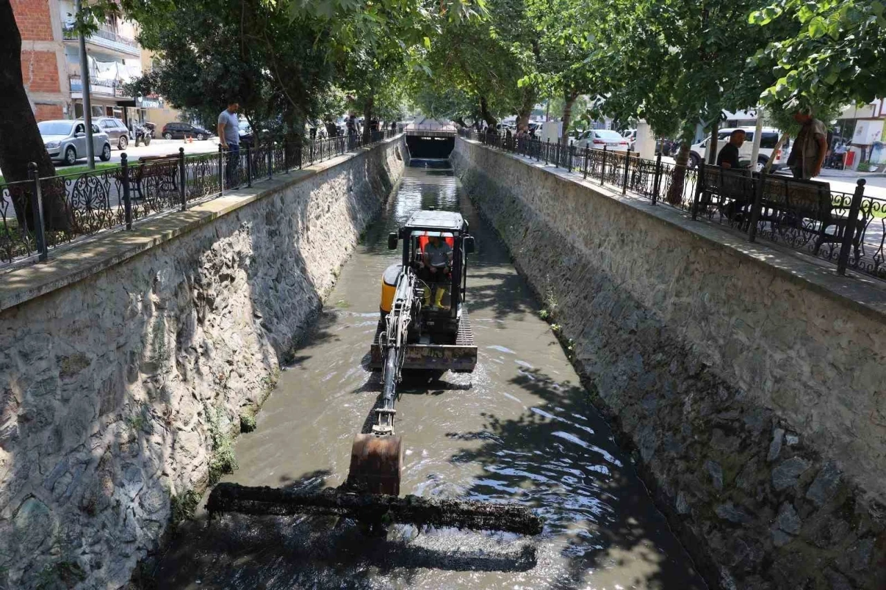 B&uuml;y&uuml;kşehir&rsquo;den derelerde temizlik seferberliği
