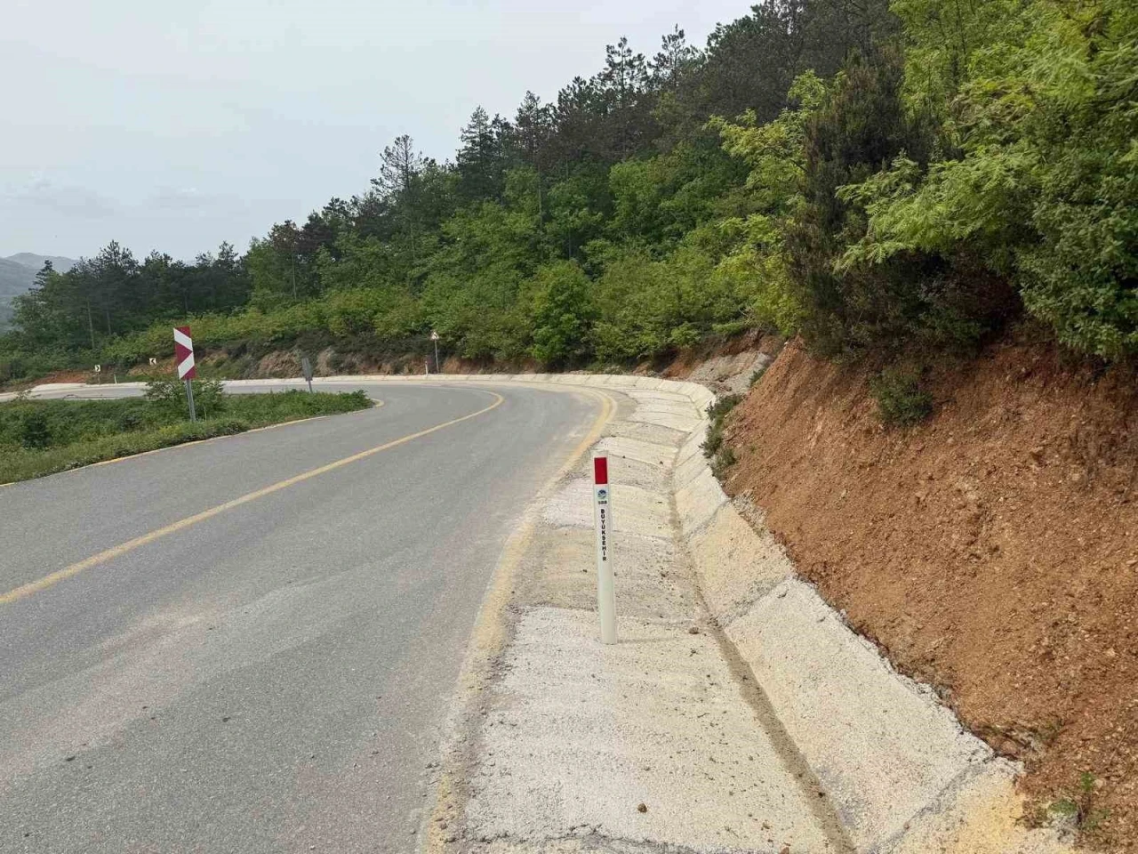 Büyükşehir’den güvenli ulaşım için 2 ilçeye 20 kilometrelik montaj

