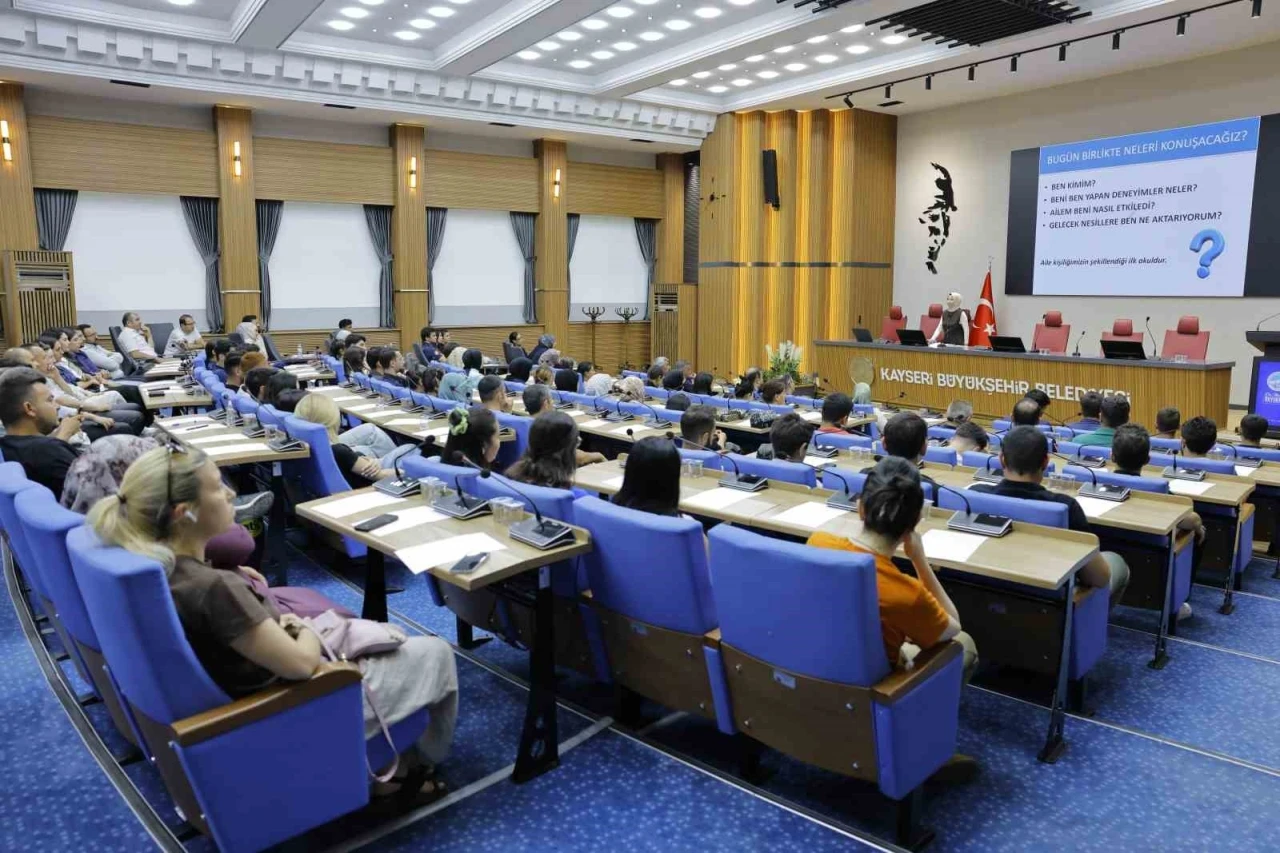 B&uuml;y&uuml;kşehir&rsquo;den &lsquo;Nesilden Nesil&rsquo;e Geleceğin İnşası Aile konulu kurum i&ccedil;i eğitim
