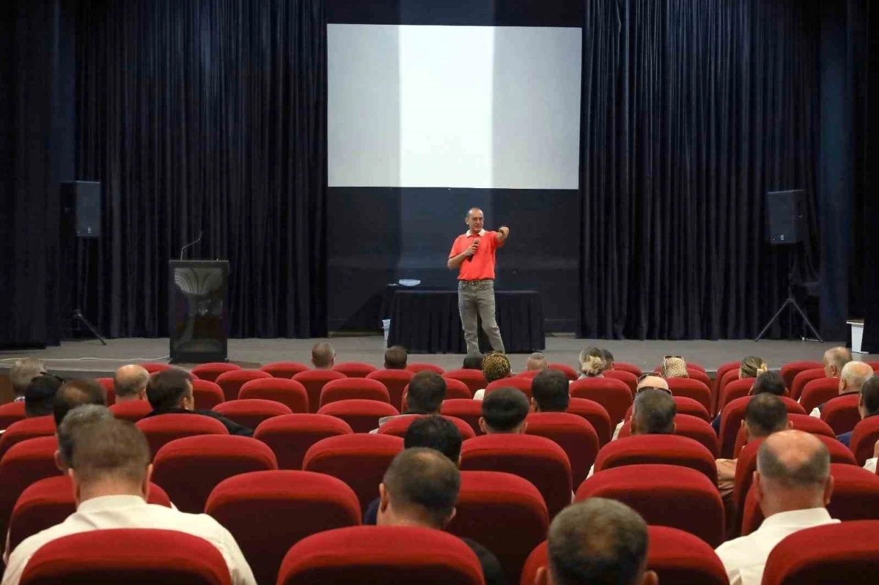 B&uuml;y&uuml;kşehir&rsquo;den s&uuml;r&uuml;c&uuml;lere vatandaş memnuniyeti odaklı eğitim
