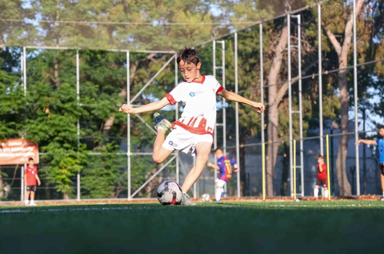 Büyükşehir Futbol Akademisi’nde yeni sezon başladı
