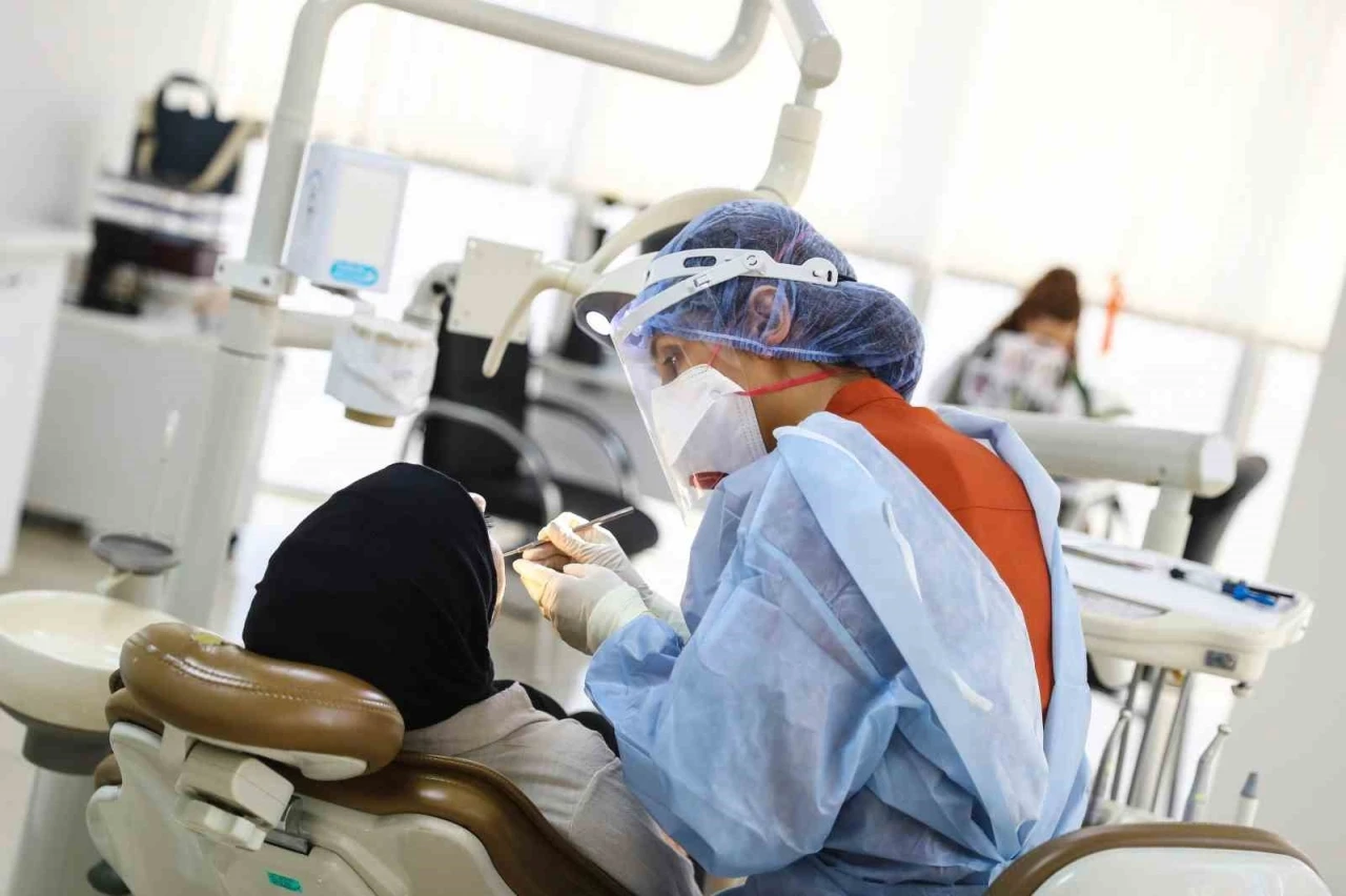 B&uuml;y&uuml;kşehir&rsquo;in Ağız ve Diş Sağlığı Polikliniği&rsquo;nde 2025&rsquo;te 7 bin vatandaşa hizmet verildi
