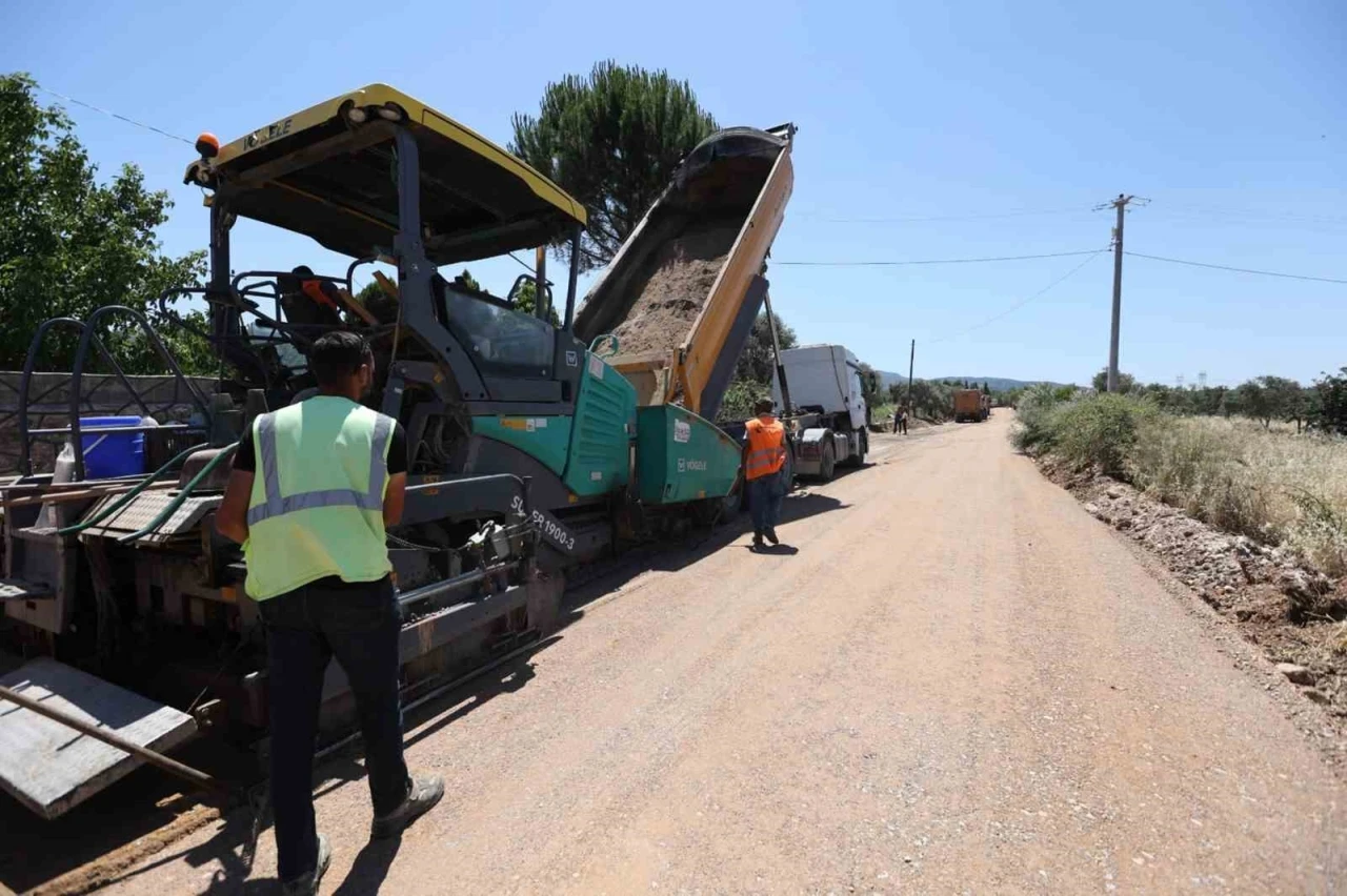 Büyükşehir’in kırsaldaki yol yatırımları devam ediyor
