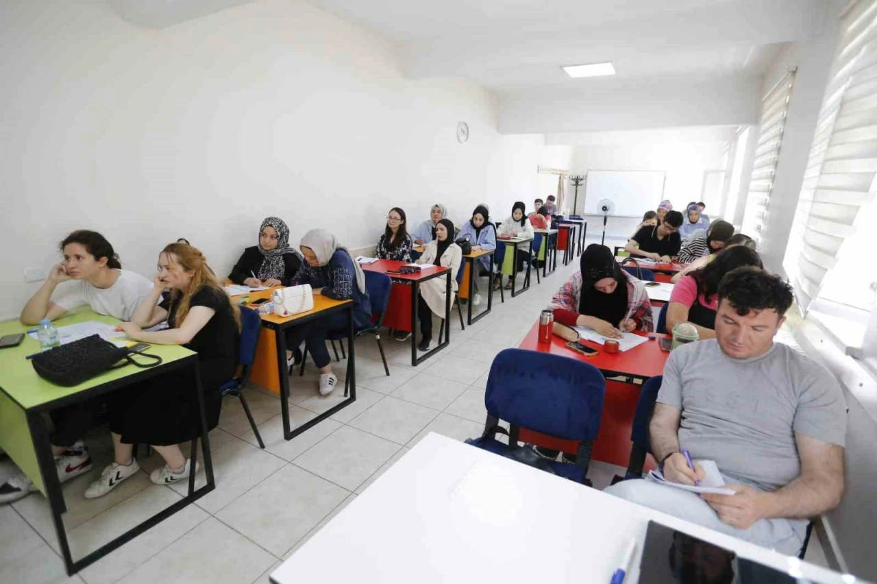 B&uuml;y&uuml;kşehir KAYMEK&rsquo;in KPSS kursuna ek KPSS Deneme Kul&uuml;b&uuml; ile sınava tam hazırlık

